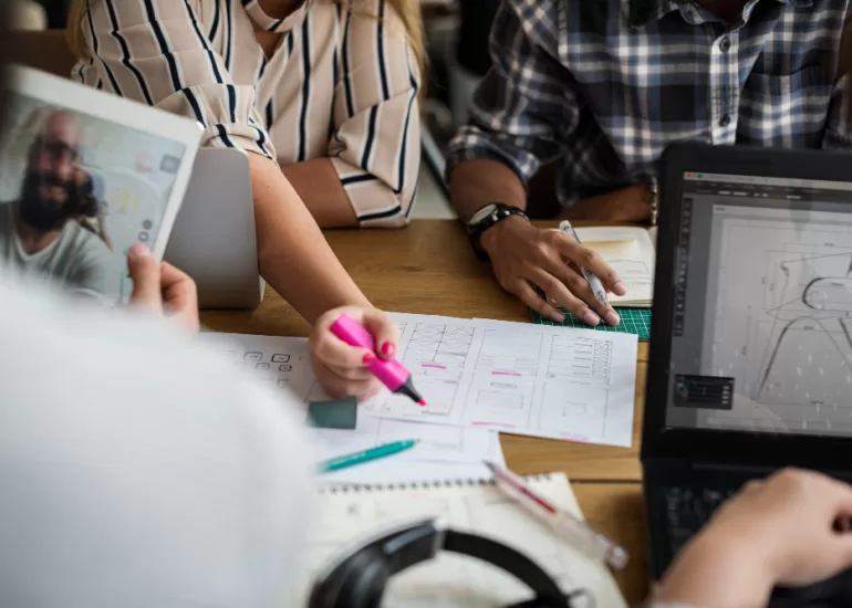 El diseño metodológico en proyectos e-learning, establece la estructura y los pasos a seguir para lograr objetivos de aprendizaje con éxito.