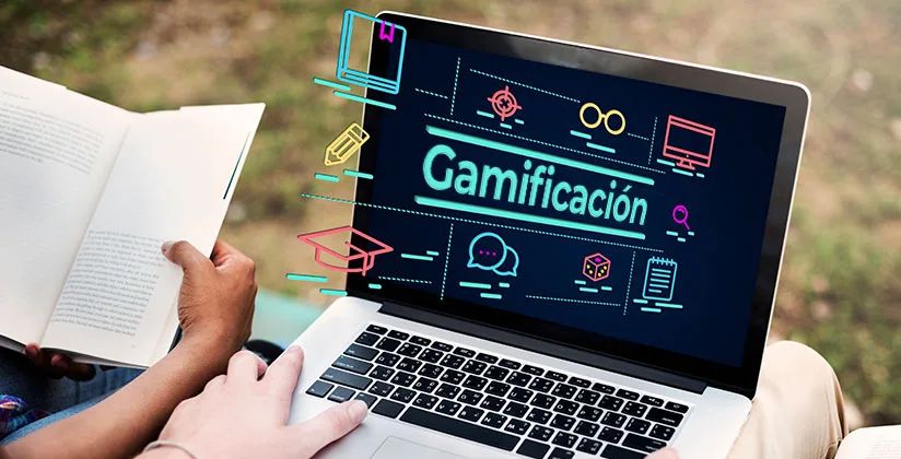 Descubre cómo la gamificación en eLearning impulsa el compromiso y la motivación de los estudiantes. Aprende a implementar puntos, insignias