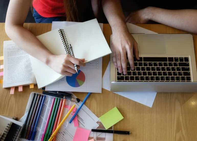 Descubre las 5 tendencias de diseño de eLearning que están revolucionando la educación en Latinoamérica.