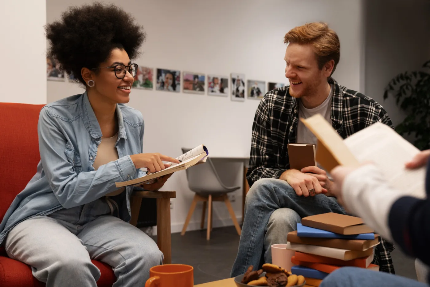 Descubre cómo aplicar el storytelling educativo para mejorar la enseñanza, captar la atención de los estudiantes y crear experiencias de aprendizaje memorables.