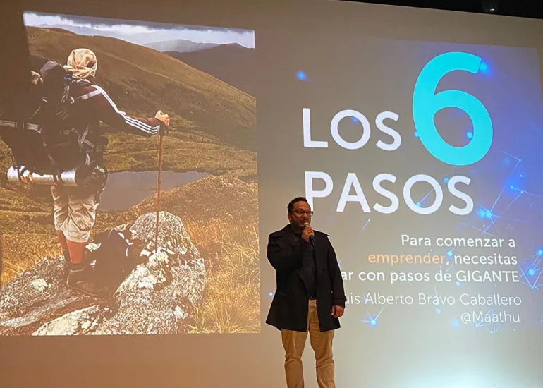 Descubre los 6 pasos para emprender con éxito en esta conferencia de alto nivel. Desde la formalización legal y financiera hasta el SEO y la toma de decisiones.